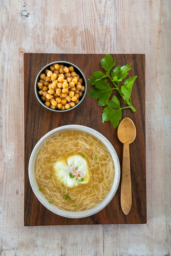 chickpea soup with eggs